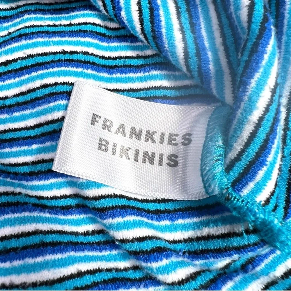 Frankies Bikinis Coco Striped Terry Button Up
Shirt and Shorts Set Size XS - Picture 4 of 6